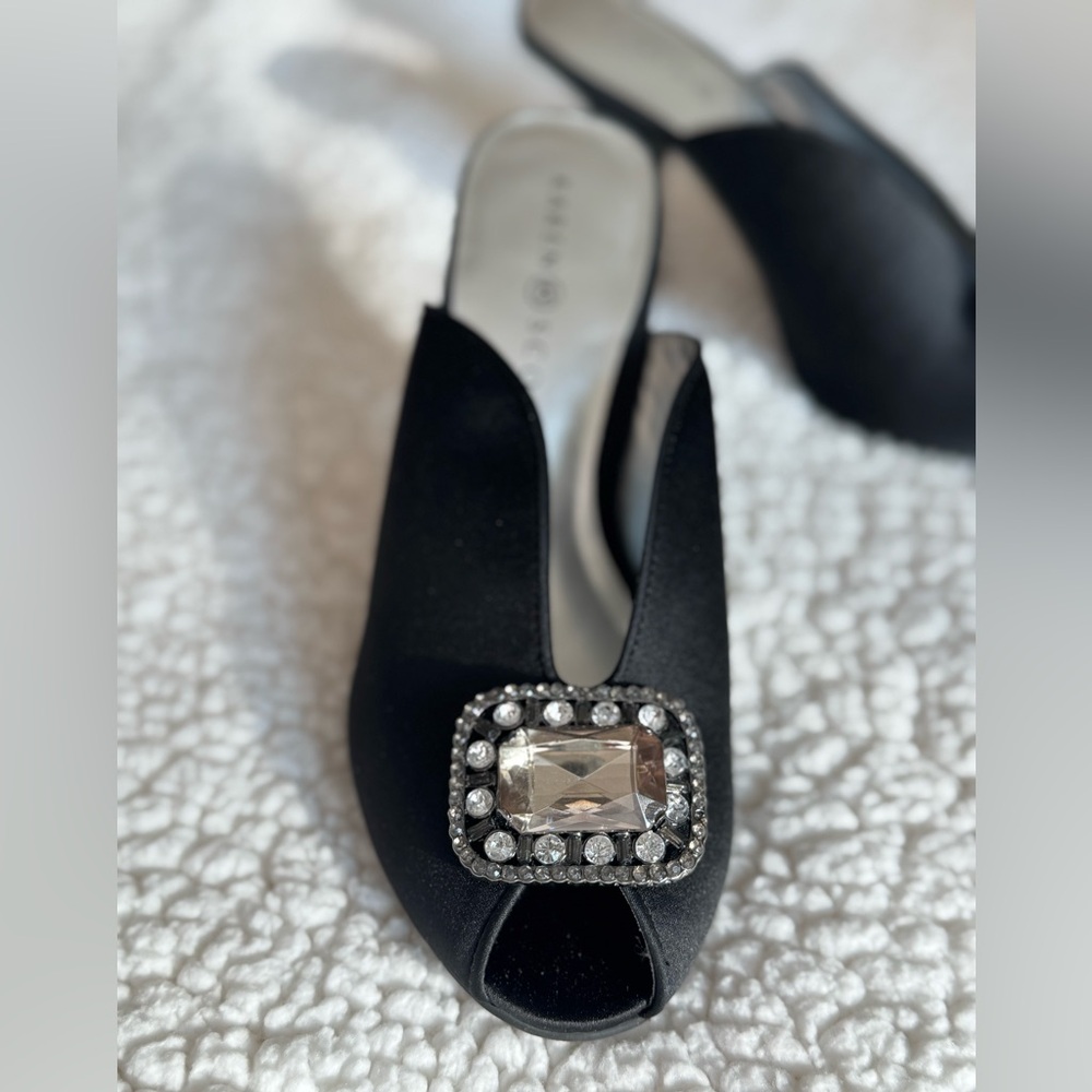 NWT- Karen Scott black Satin open toe slides with rhinestone buckle. Sz 5.5. NWT